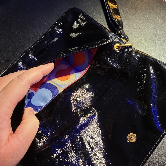 Rare black patent leather fold over Coach wristlet - Picture 4 of 6